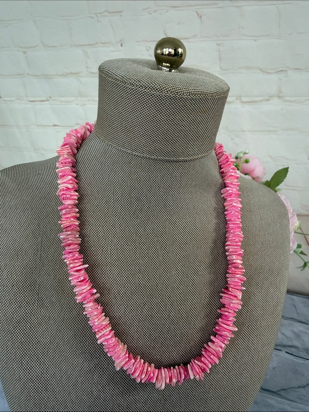 VTG puka shell pink Hawaiian necklace 17.25” long